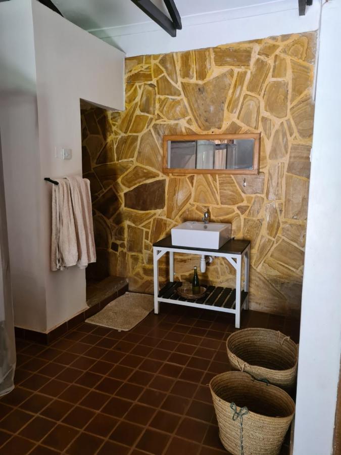 Honey Badger Lodge Moshi Esterno foto