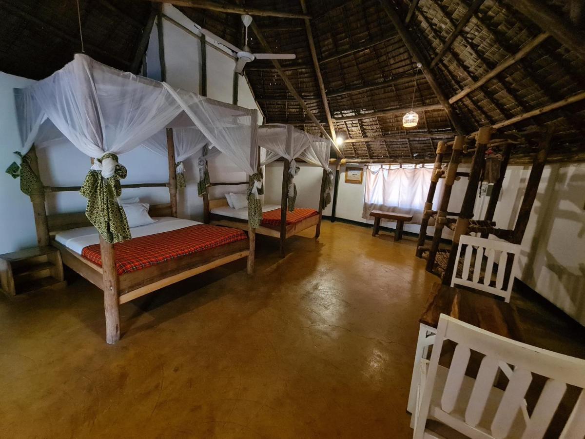 Honey Badger Lodge Moshi Esterno foto