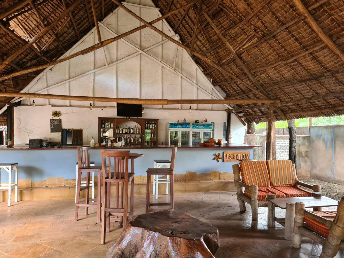 Honey Badger Lodge Moshi Esterno foto