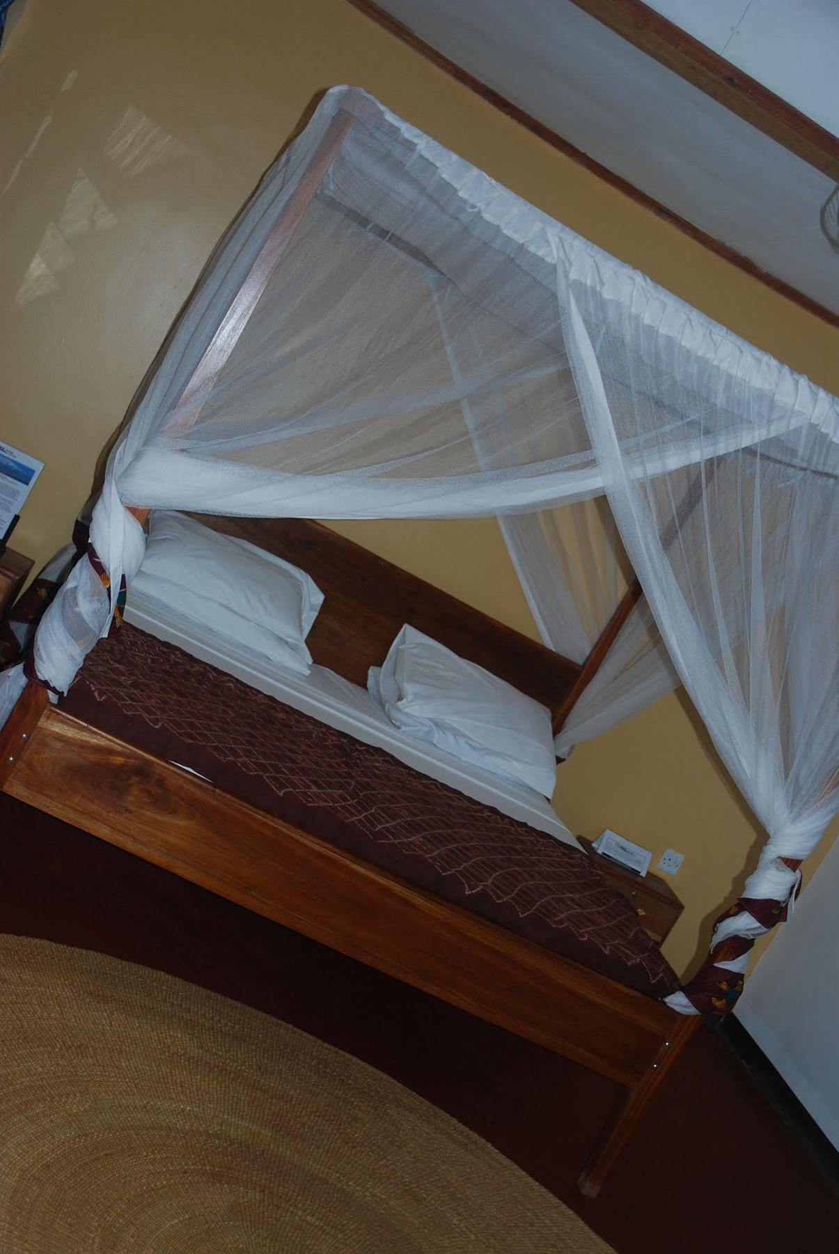 Honey Badger Lodge Moshi Esterno foto